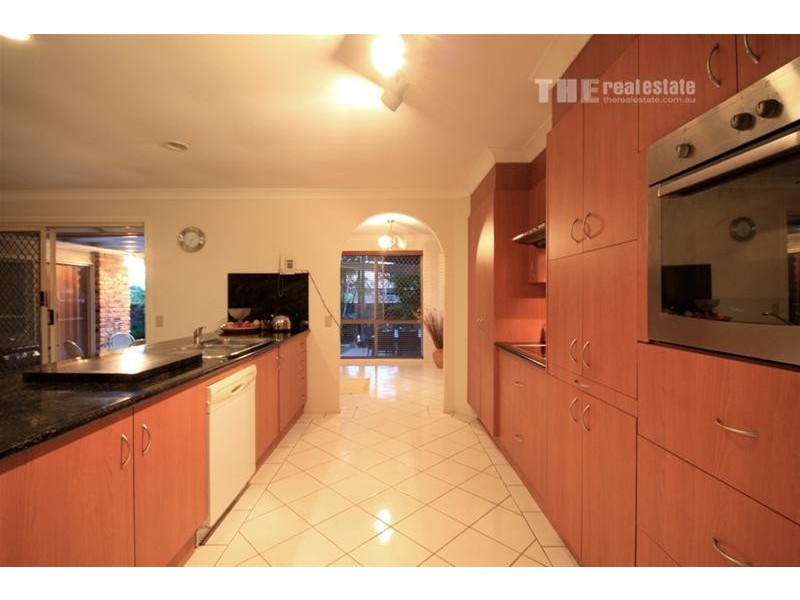 23 Coronet Crescent, Burleigh Waters QLD 4220