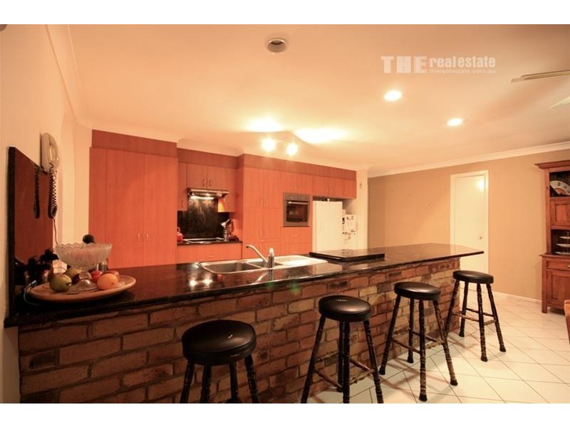 23 Coronet Crescent, Burleigh Waters QLD 4220