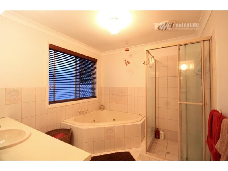 23 Coronet Crescent, Burleigh Waters QLD 4220