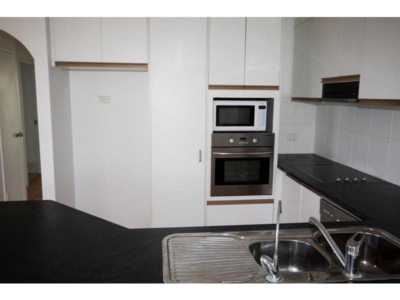 32/1 Cronin Avenue, Main Beach QLD 4217