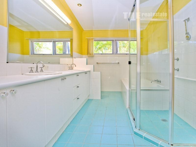 52 Brindisi Avenue, Surfers Paradise QLD 4217