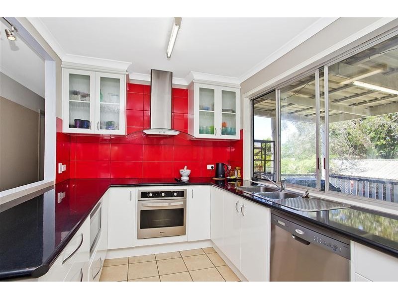 7 Clinton Avenue, Burleigh Waters QLD 4220