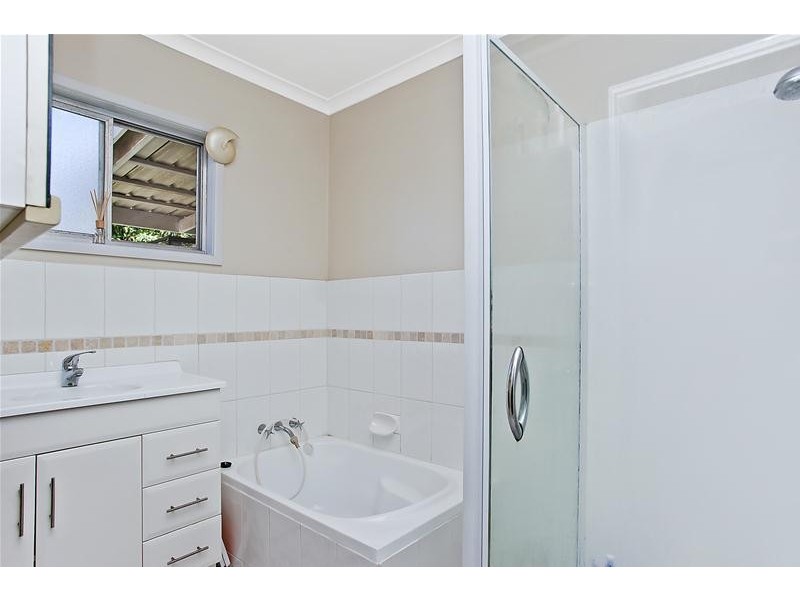 7 Clinton Avenue, Burleigh Waters QLD 4220