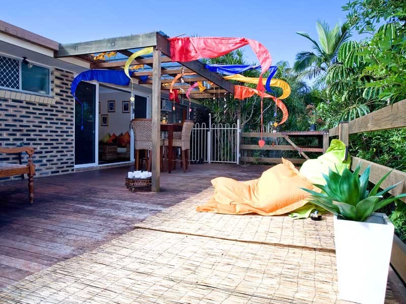 4 Pensacola Court, Broadbeach Waters QLD 4218
