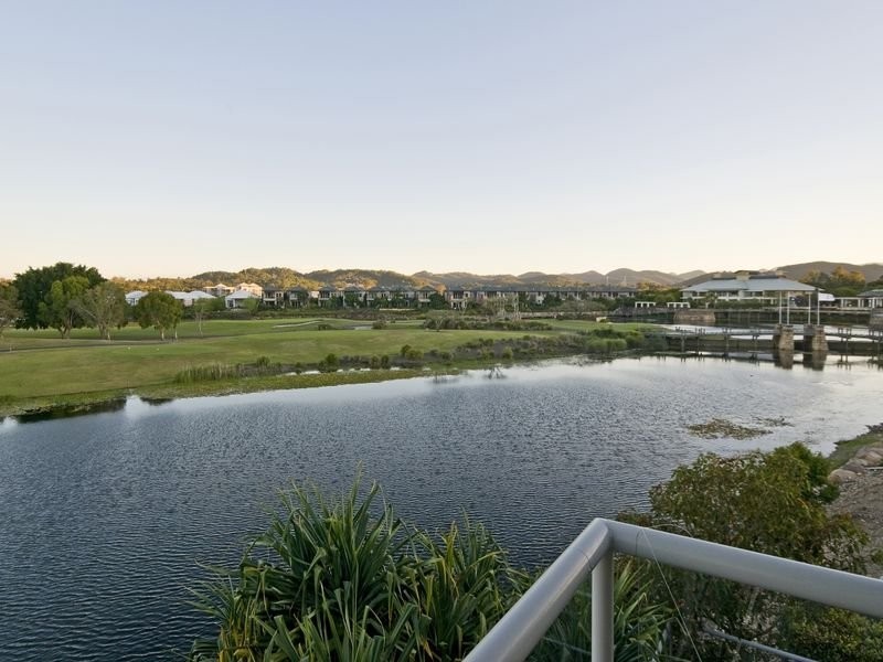 813 Legends Trail, Robina QLD 4226