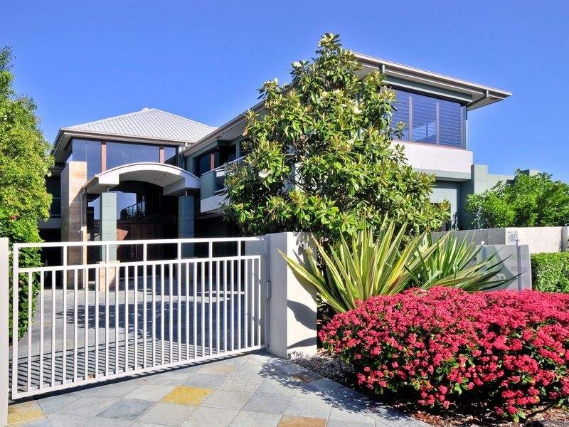 813 Legends Trail, Robina QLD 4226