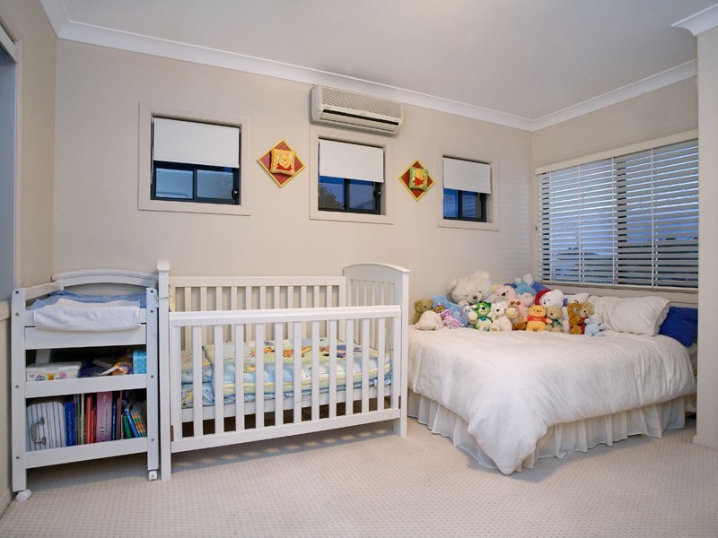 2/11 Adams Avenue, Miami QLD 4220