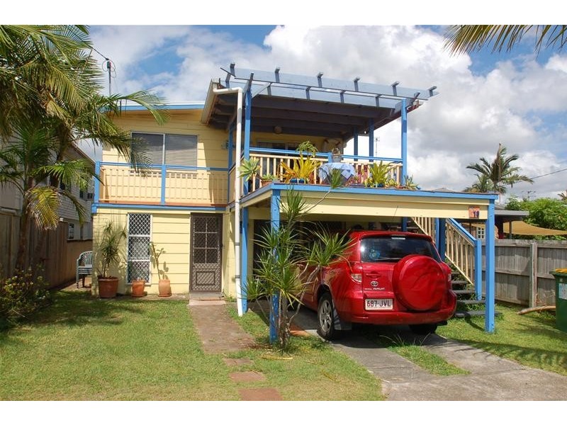 13 Hillcrest Parade, Miami QLD 4220