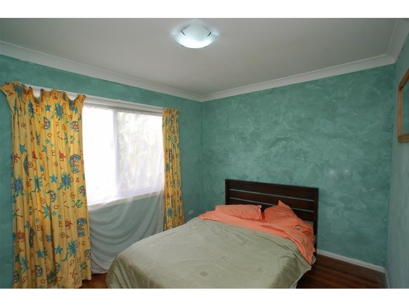 13 Hillcrest Parade, Miami QLD 4220