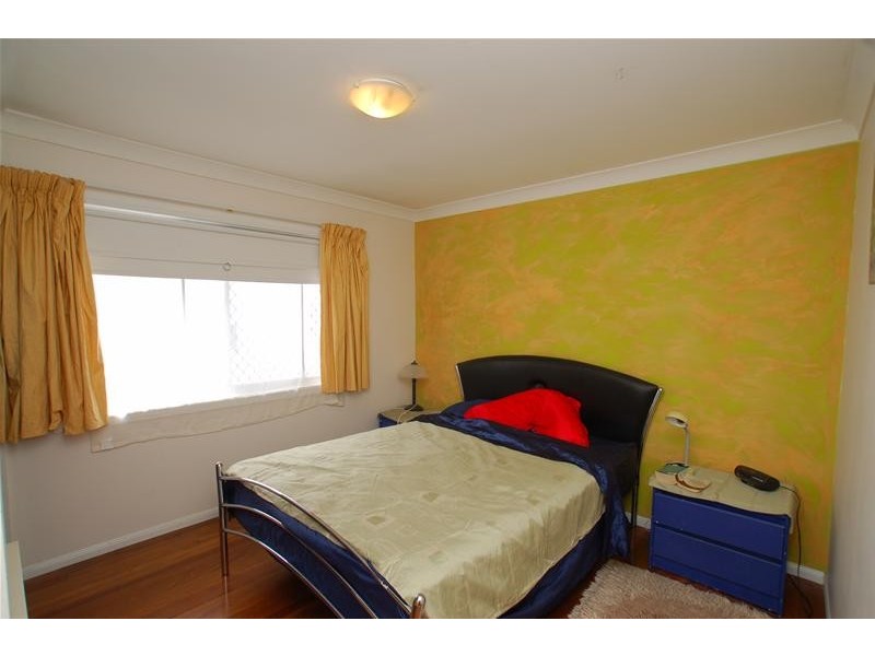 13 Hillcrest Parade, Miami QLD 4220