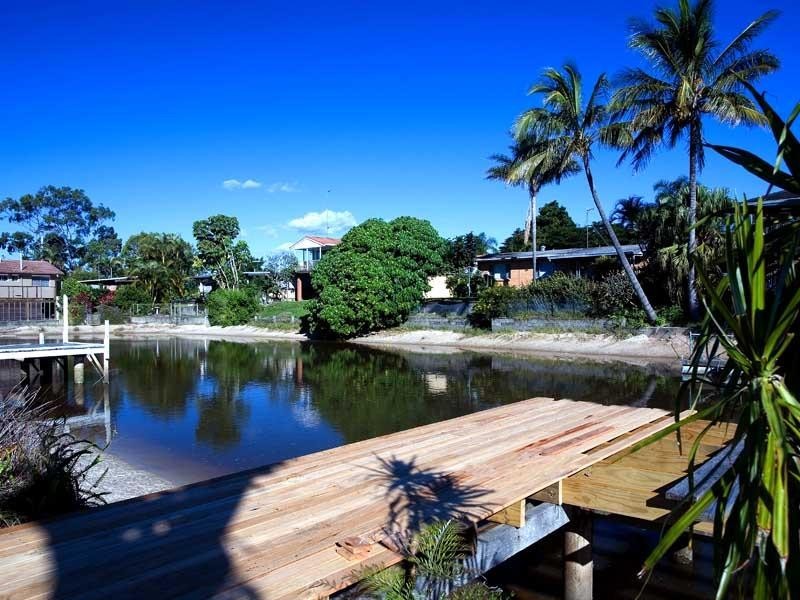 8 Costa Court, Broadbeach Waters QLD 4218