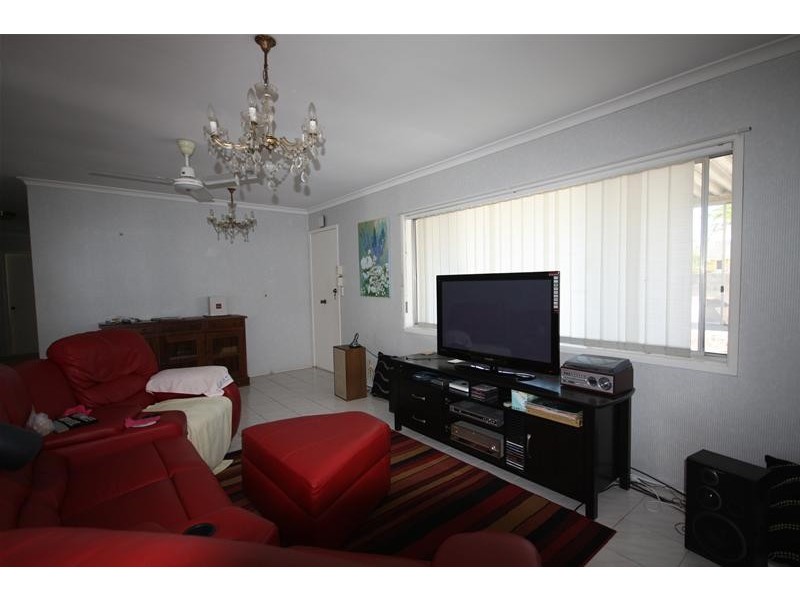 8 Costa Court, Broadbeach Waters QLD 4218