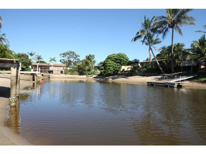 8 Costa Court, Broadbeach Waters QLD 4218