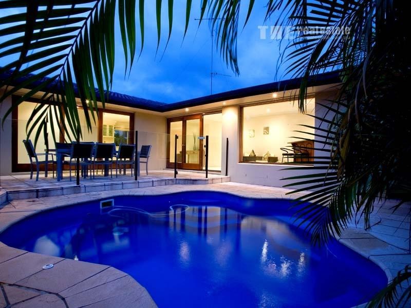 10 Eagle Avenue, Burleigh Waters QLD 4220