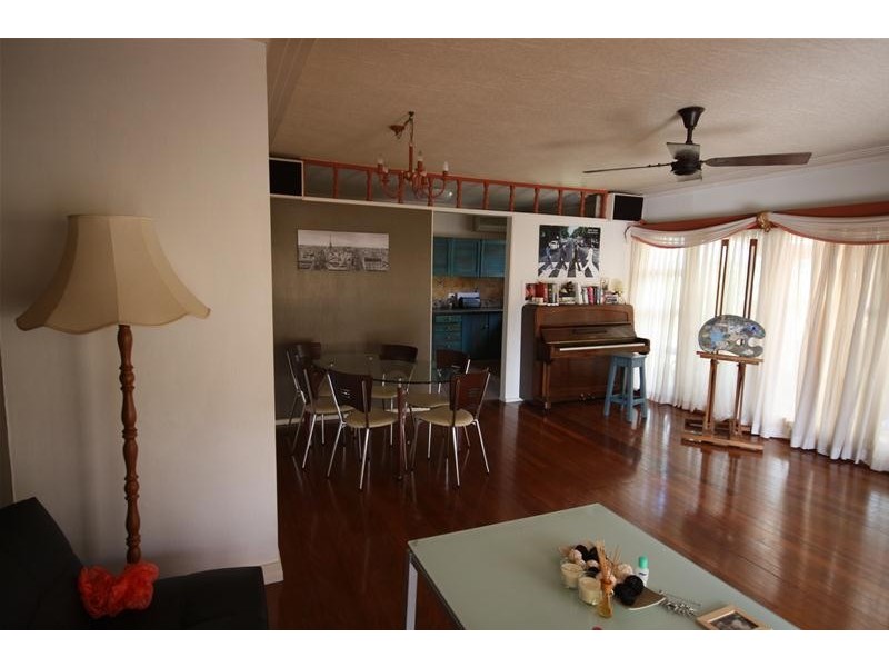 65 Dolphin Avenue, Mermaid Beach QLD 4218