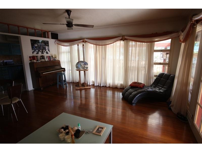 65 Dolphin Avenue, Mermaid Beach QLD 4218