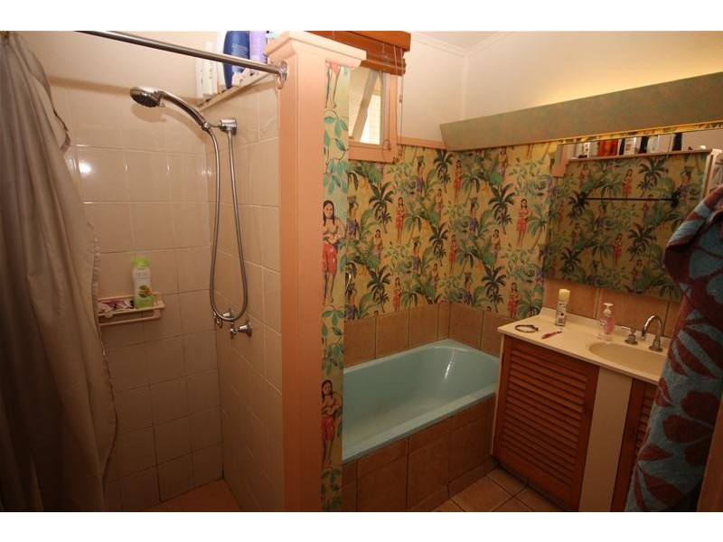 65 Dolphin Avenue, Mermaid Beach QLD 4218