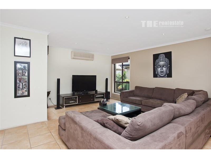 4 Casetta Court, Varsity Lakes QLD 4227