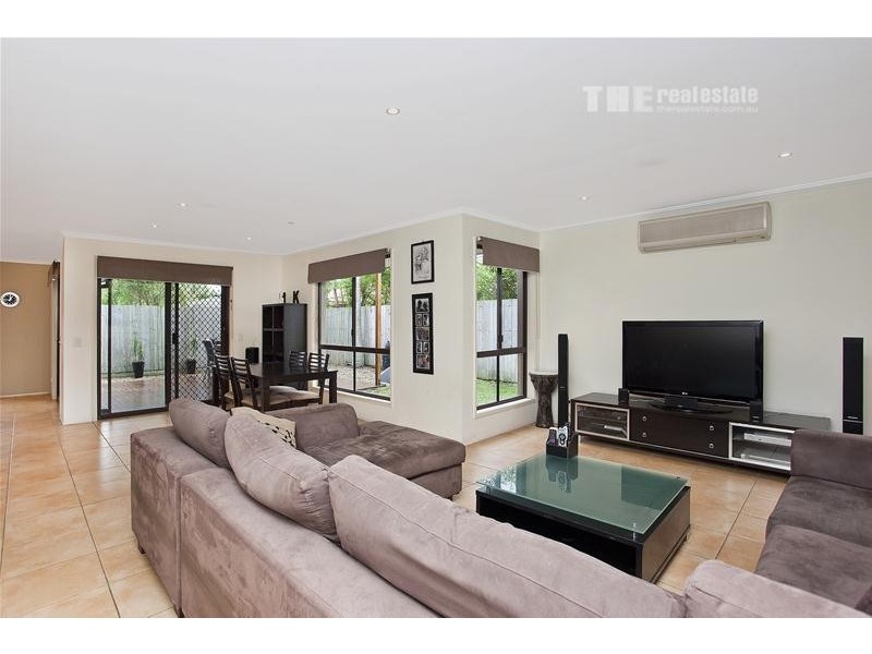 4 Casetta Court, Varsity Lakes QLD 4227