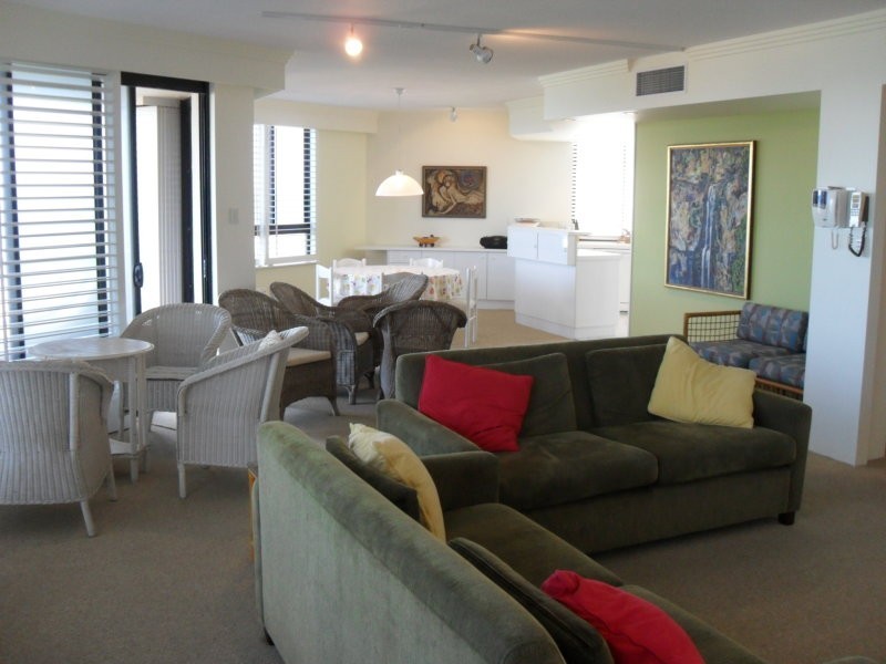 4/255 Hedges Avenue, Mermaid Beach QLD 4218