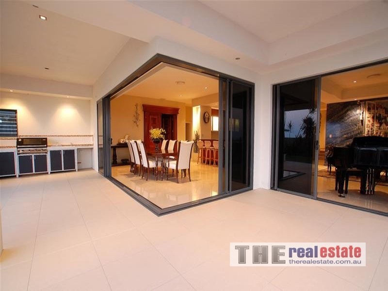 19 Southern Skies Avenue, Reedy Creek QLD 4227