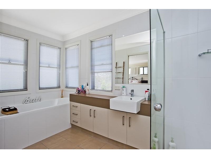 17 Great Southern Drive, Robina QLD 4226