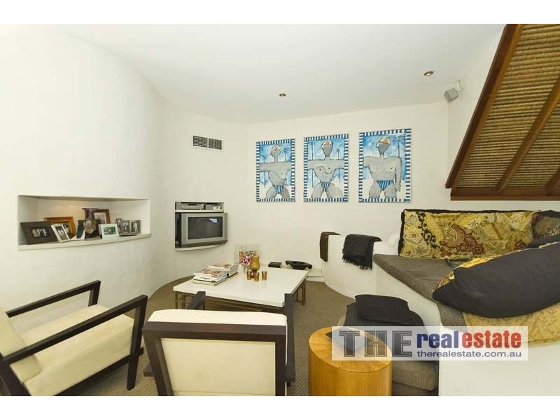 2081 Gold Coast Highway, Miami QLD 4220