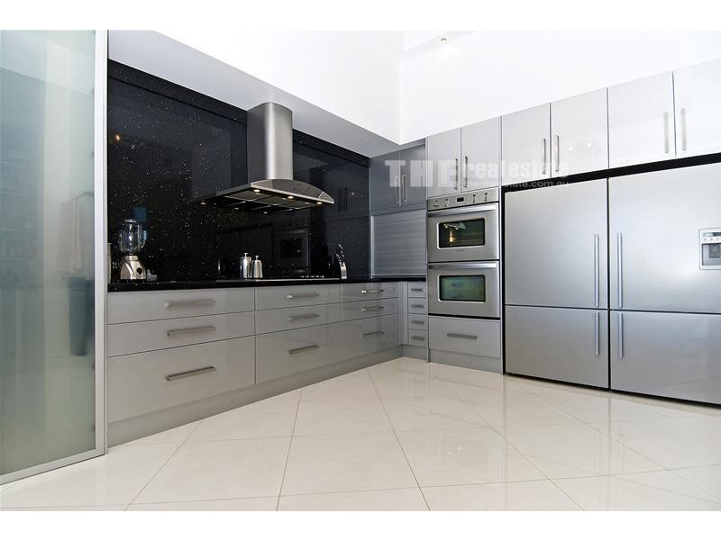 27 Azzurra Drive, Varsity Lakes QLD 4227