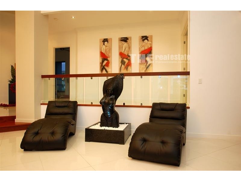 27 Azzurra Drive, Varsity Lakes QLD 4227