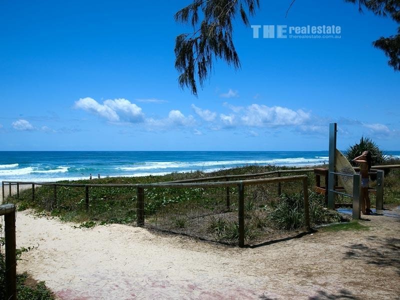 26 Armrick Avenue, Broadbeach QLD 4218