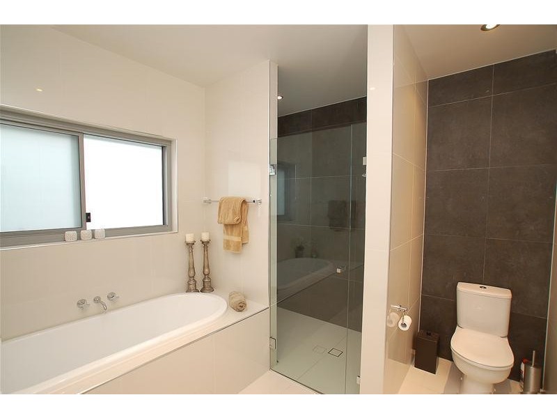 16 Koolang Crescent, Reedy Creek QLD 4227