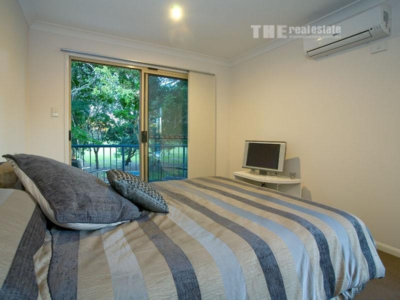 2/6 Albion Avenue, Miami QLD 4220