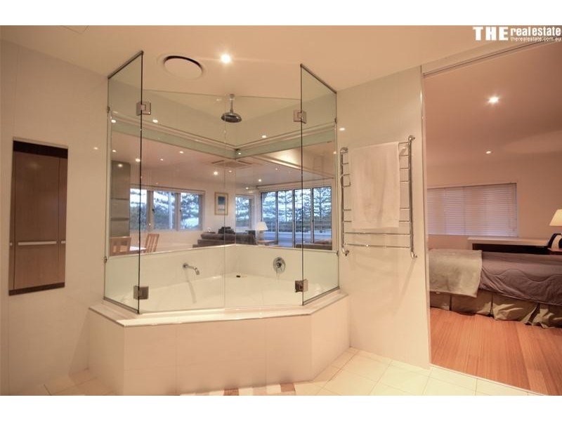 6/130 The Esplanade, Burleigh Heads QLD 4220