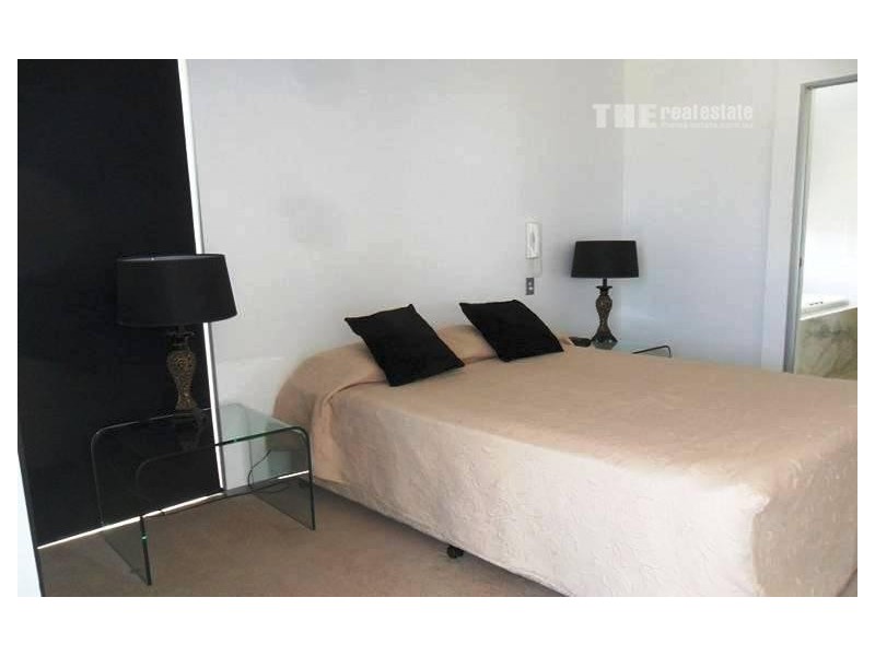 2101/2 The Esplanade, Burleigh Heads QLD 4220