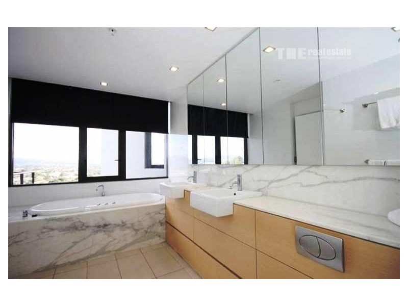 2101/2 The Esplanade, Burleigh Heads QLD 4220