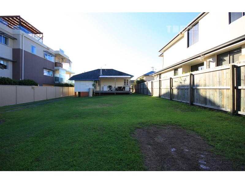 6 Christine Avenue, Burleigh Heads QLD 4220