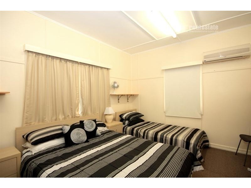 6 Christine Avenue, Burleigh Heads QLD 4220