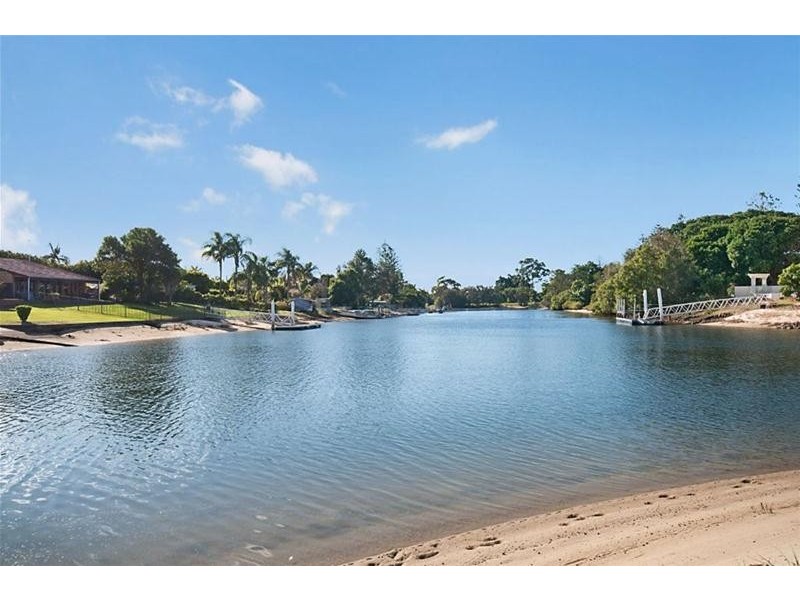 41 Park Avenue, Broadbeach Waters QLD 4218