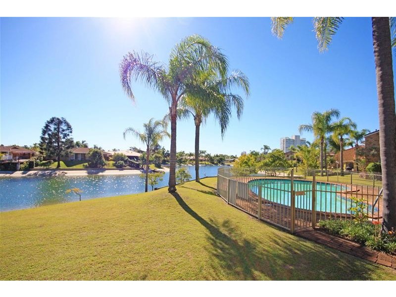 17/14 Dunlop Court, Mermaid Waters QLD 4218