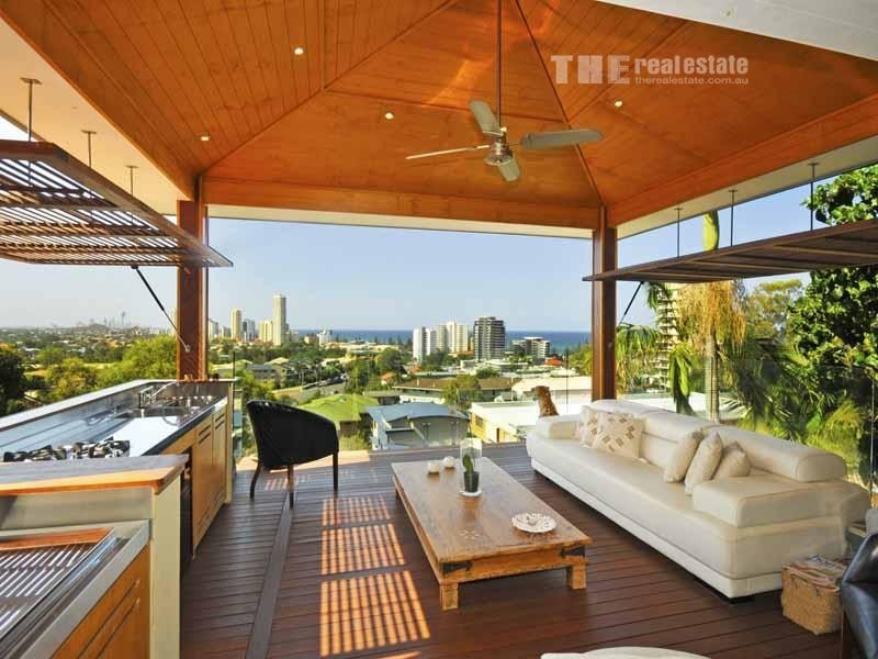 8 East Street, Burleigh Heads QLD 4220