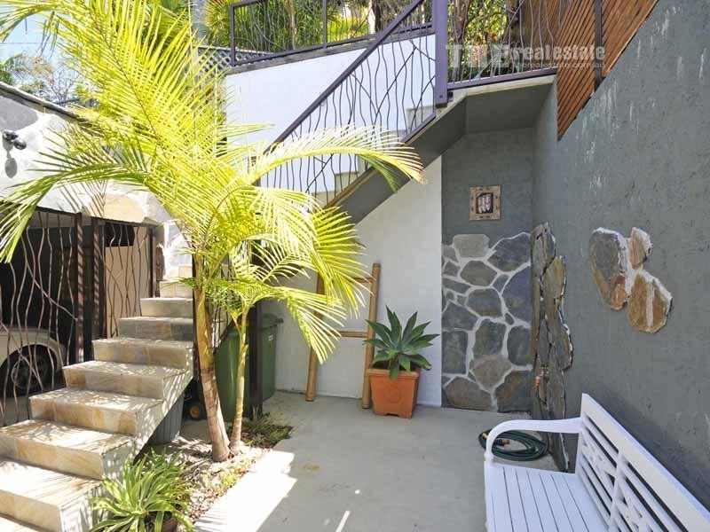 8 East Street, Burleigh Heads QLD 4220