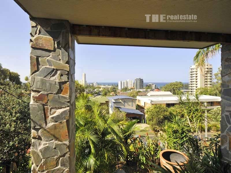 8 East Street, Burleigh Heads QLD 4220
