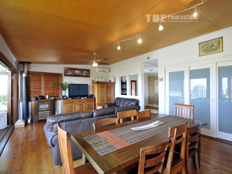 8 East Street, Burleigh Heads QLD 4220