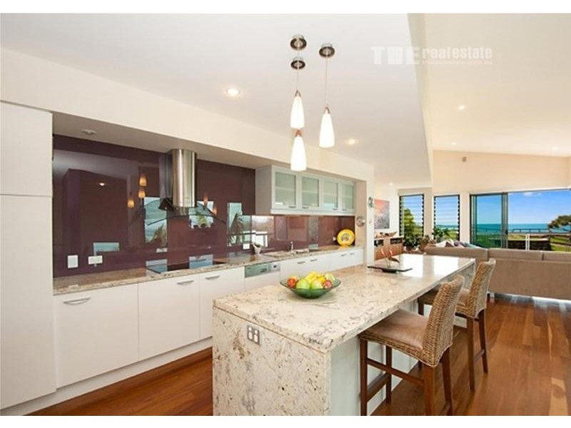 7 Brakes Crescent, Miami QLD 4220