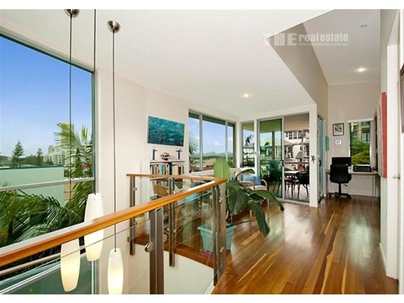 7 Brakes Crescent, Miami QLD 4220