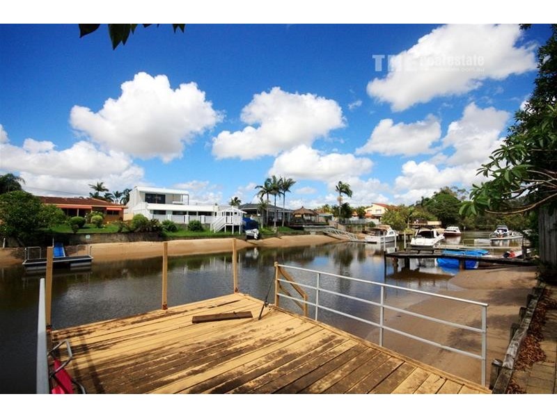 4 Pensacola Court, Broadbeach Waters QLD 4218