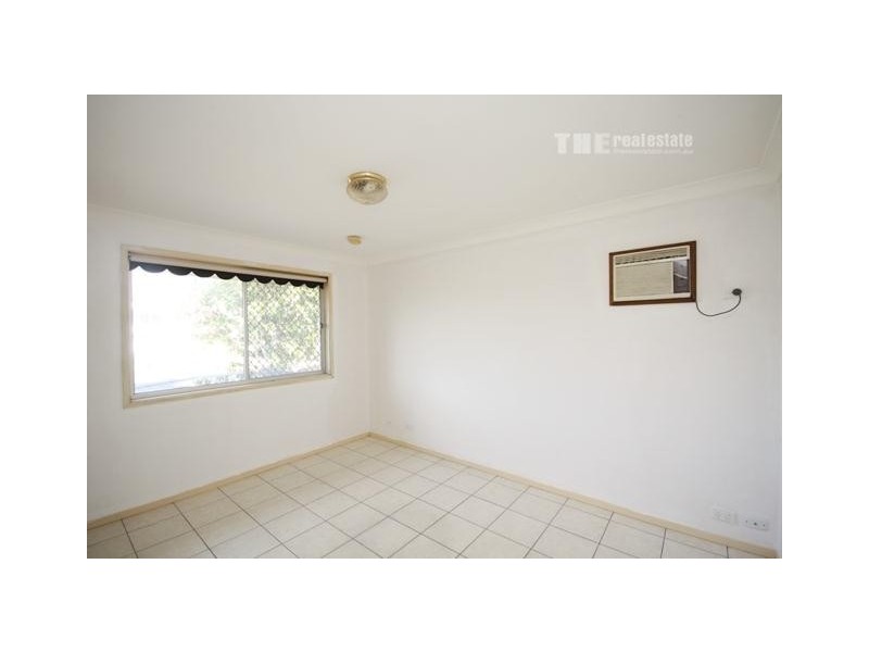 4 Pensacola Court, Broadbeach Waters QLD 4218