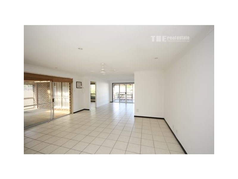 4 Pensacola Court, Broadbeach Waters QLD 4218