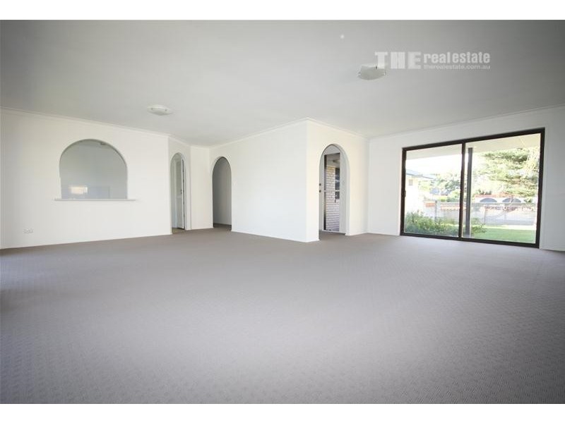 76 Markeri Street, Mermaid Waters QLD 4218