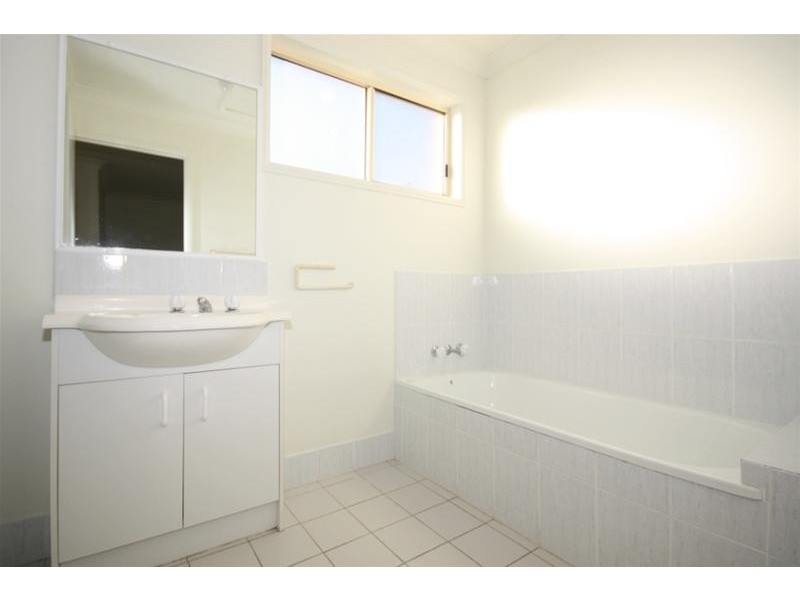 23 Cosmos Court, Elanora QLD 4221